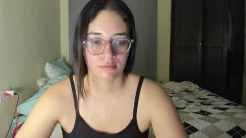 Snapshot of atenas__05 chatting on June 14, 6:04 am atenas online show from June 14, 6:04 am