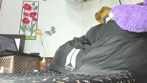 Snapshot of atenea16 chatting on February 21, 8:27 pm ATENEA online show from February 21, 8:27 pm