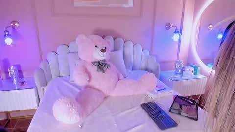 Snapshot of atenea_cute21 chatting on May 20, 3:13 am Athenea online show from May 20, 3:13 am