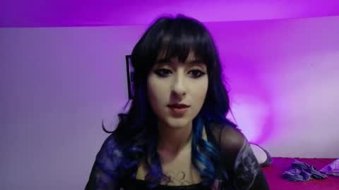 Snapshot of atenea_dragon__ chatting on April 12, 8:58 pm Atenea online show from April 12, 8:58 pm