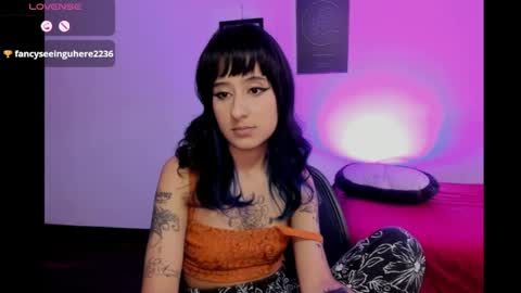 Snapshot of atenea_dragon__ chatting on April 20, 8:54 pm Atenea online show from April 20, 8:54 pm