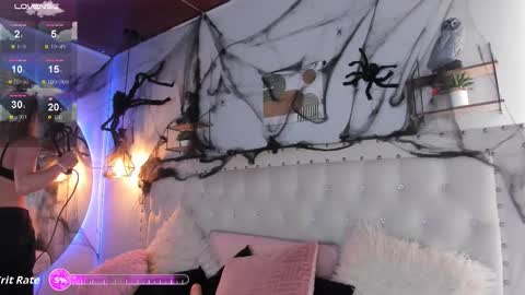 Snapshot of atenea_klett_ chatting on October 18, 1:45 pm ATENEA online show from October 18, 1:45 pm