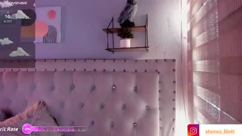 Snapshot of atenea_klett_ chatting on June 30, 1:56 pm ATENEA online show from June 30, 1:56 pm