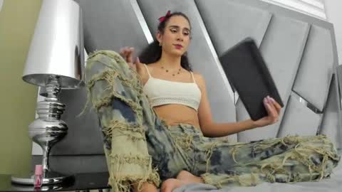 Snapshot of atenea_sexxx chatting on June 5, 6:52 am atenea online show from June 5, 6:52 am