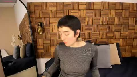 Snapshot of atheena__ chatting on June 8, 1:44 pm Athenea online show from June 8, 1:44 pm