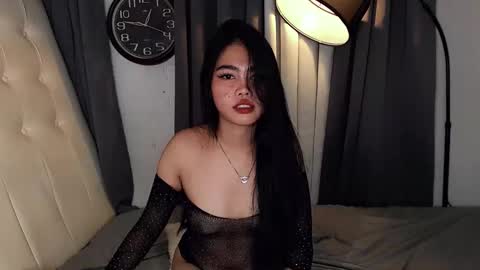 athena_blossom online show from April 16, 1:12 pm