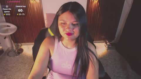 Snapshot of athena_snaw chatting on May 26, 2:51 am athena_snaw online show from May 26, 2:51 am