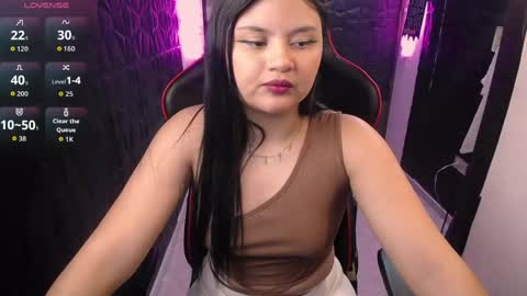 Snapshot of athena_snaw chatting on May 27, 12:02 pm athena_snaw online show from May 27, 12:02 pm