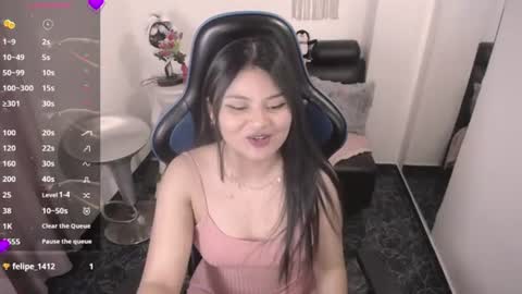 Snapshot of athena_snaw chatting on July 8, 3:33 am athena_snaw online show from July 8, 3:33 am