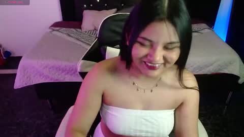 Snapshot of athena_snaw chatting on August 1, 3:50 am athena_snaw online show from August 1, 3:50 am