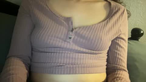 Snapshot of athenagirl69 chatting on January 8, 8:38 am athenagirl69 online show from January 8, 8:38 am