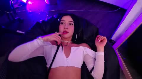 athenea_foxy online show from October 21, 9:15 pm