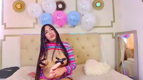 athenea_redmon online show from July 11, 7:38 pm