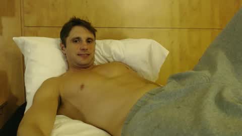 Snapshot of athleteguy55555 chatting on April 19, 9:39 pm tommycb55555 online show from April 19, 9:39 pm