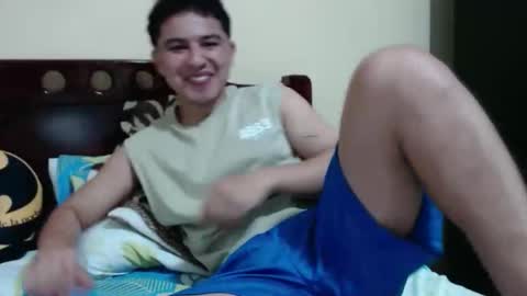 Robin online show from May 4, 11:56 pm