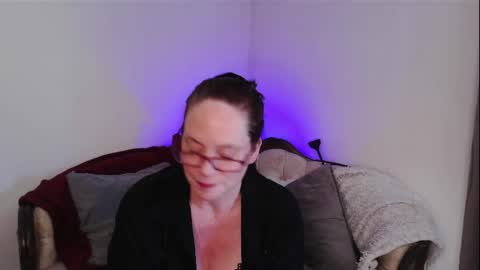 Snapshot of aubreeskinkyplayroom chatting on June 2, 6:54 pm Aubree Shae online show from June 2, 6:54 pm