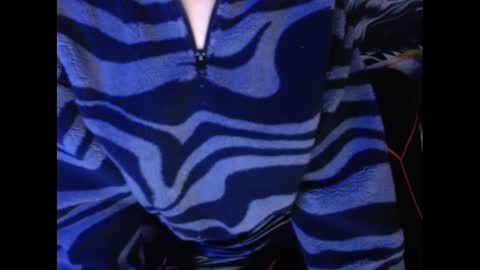 Snapshot of aubrey_rock chatting on December 16, 6:27 pm Aubrey online show from December 16, 6:27 pm