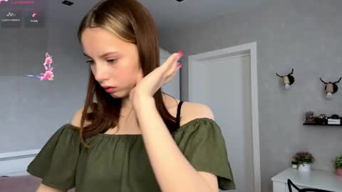 Jolyn online show from April 29, 4:16 am