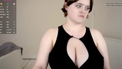Snapshot of audreyjacq chatting on June 10, 4:50 pm Audrey Jacq online show from June 10, 4:50 pm