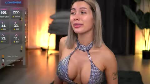 Isabella online show from January 5, 5:27 pm