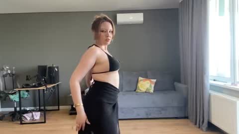 Snapshot of audriashearon chatting on June 10, 8:13 am Elene online show from June 10, 8:13 am