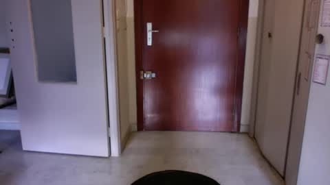 Snapshot of auguste061400 chatting on December 18, 9:36 am auguste061400 online show from December 18, 9:36 am