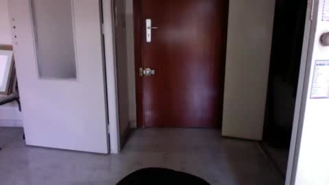 Snapshot of auguste061400 chatting on January 15, 10:06 am auguste061400 online show from January 15, 10:06 am