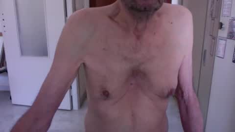 Snapshot of auguste061400 chatting on March 8, 9:06 am auguste061400 online show from March 8, 9:06 am