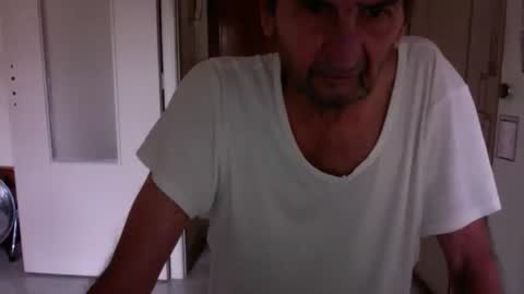 Snapshot of auguste061400 chatting on November 6, 9:54 am auguste061400 online show from November 6, 9:54 am