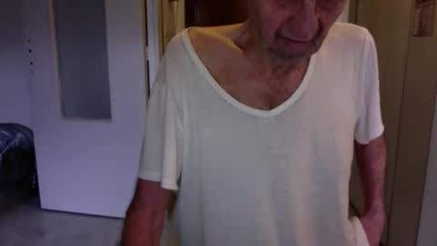 auguste688483 online show from February 14, 9:17 am