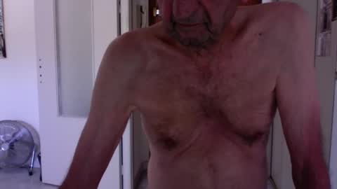 Snapshot of auguste688483 chatting on May 27, 8:22 am auguste688483 online show from May 27, 8:22 am