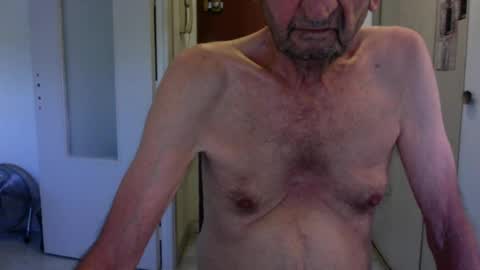 Snapshot of auguste688483 chatting on June 20, 1:47 pm auguste688483 online show from June 20, 1:47 pm