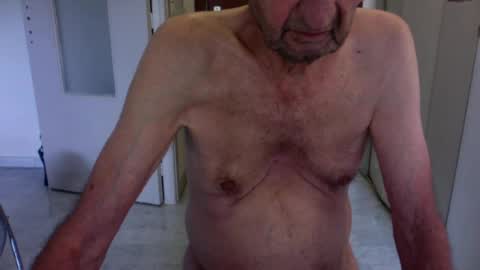 Snapshot of auguste688483 chatting on June 24, 7:29 am auguste688483 online show from June 24, 7:29 am