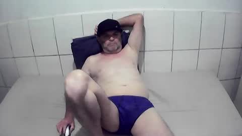 Snapshot of augustopierdona26 chatting on July 16, 10:38 pm cesar augusto online show from July 16, 10:38 pm