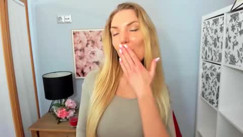 AulloraSensual online show from February 16, 6:21 am