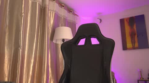 Snapshot of aura_sensual chatting on March 12, 1:36 am . online show from March 12, 1:36 am