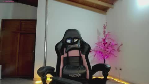 aura online show from September 24, 5:22 am