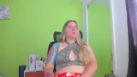 Snapshot of auradivina2 chatting on July 18, 7:28 pm Aura Divina online show from July 18, 7:28 pm