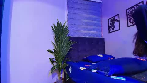 Snapshot of auralis_lux chatting on July 13, 12:19 pm auralis_lux online show from July 13, 12:19 pm