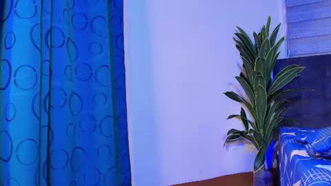 Snapshot of auralis_lux chatting on July 14, 12:22 pm auralis_lux online show from July 14, 12:22 pm