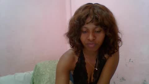 Snapshot of aurelia107 chatting on May 31, 7:48 pm aurelia107 online show from May 31, 7:48 pm