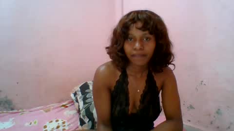 Snapshot of aurelia107 chatting on July 5, 4:19 am aurelia107 online show from July 5, 4:19 am