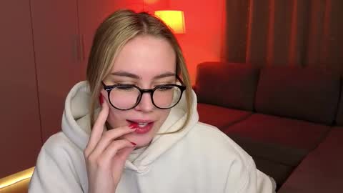 Snapshot of aurelia_voss chatting on February 19, 6:31 am aurelia_voss online show from February 19, 6:31 am