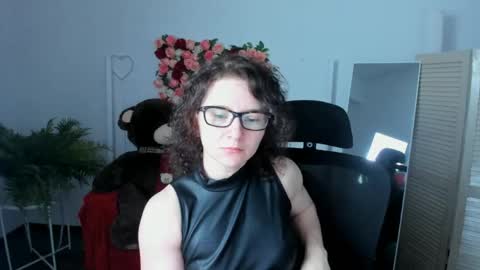 Aurelia online show from May 31, 1:25 am