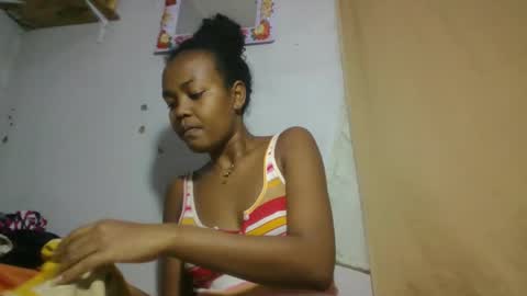 Snapshot of aurelie08 chatting on June 2, 4:53 pm aurelie08 online show from June 2, 4:53 pm