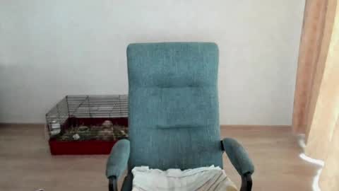 Snapshot of aurelius_x1 chatting on April 8, 3:01 pm Maks online show from April 8, 3:01 pm