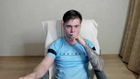 Snapshot of aurelius_x1 chatting on May 11, 8:06 pm Maks online show from May 11, 8:06 pm