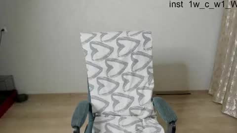 Snapshot of aurelius_x1 chatting on June 16, 9:50 pm Maks online show from June 16, 9:50 pm