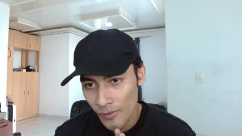 Aureliano online show from November 30, 10:03 pm