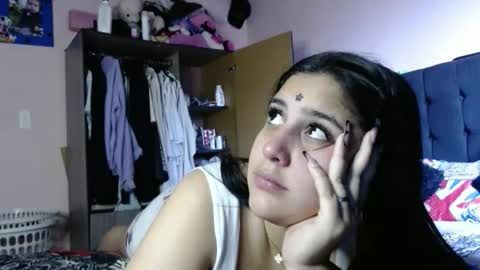 Snapshot of auroa_0785 chatting on June 4, 4:46 pm auroa_0785 online show from June 4, 4:46 pm